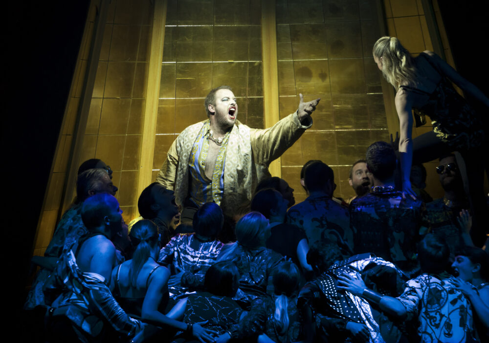 Robert Murray - Belshazzar | The Choir of The Sixteen | The Grange Festival Chorus | Photo © Simon Annand}