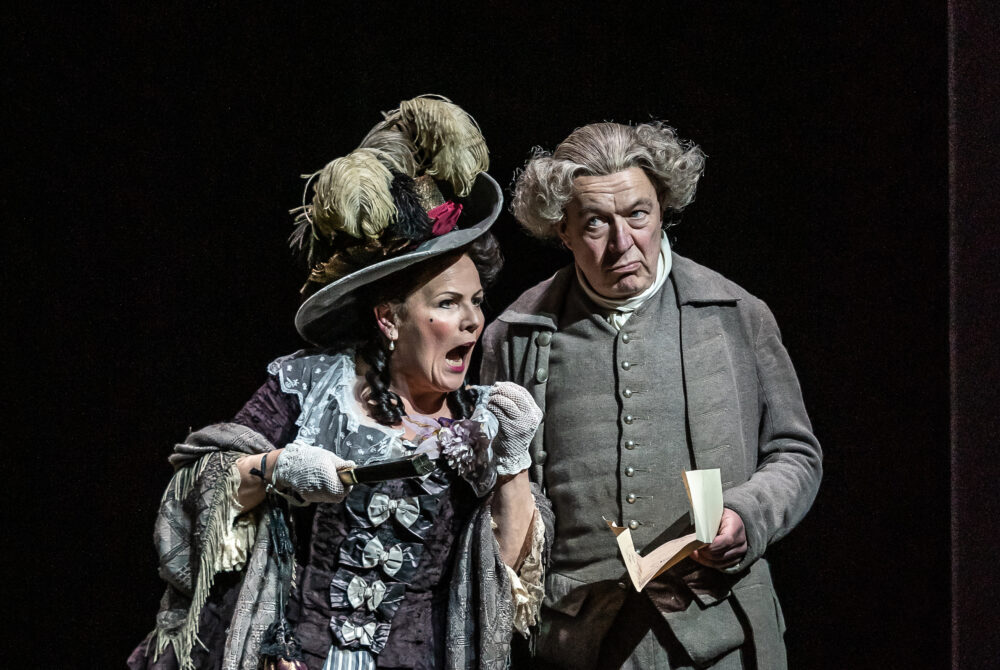 Louise Winter - Marcellina | Jonathan Best - Don Bartolo | Photo © Clive Barda}