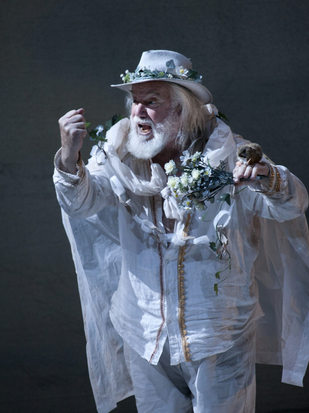 John Tomlinson - Lear | Photo © Simon Anand}